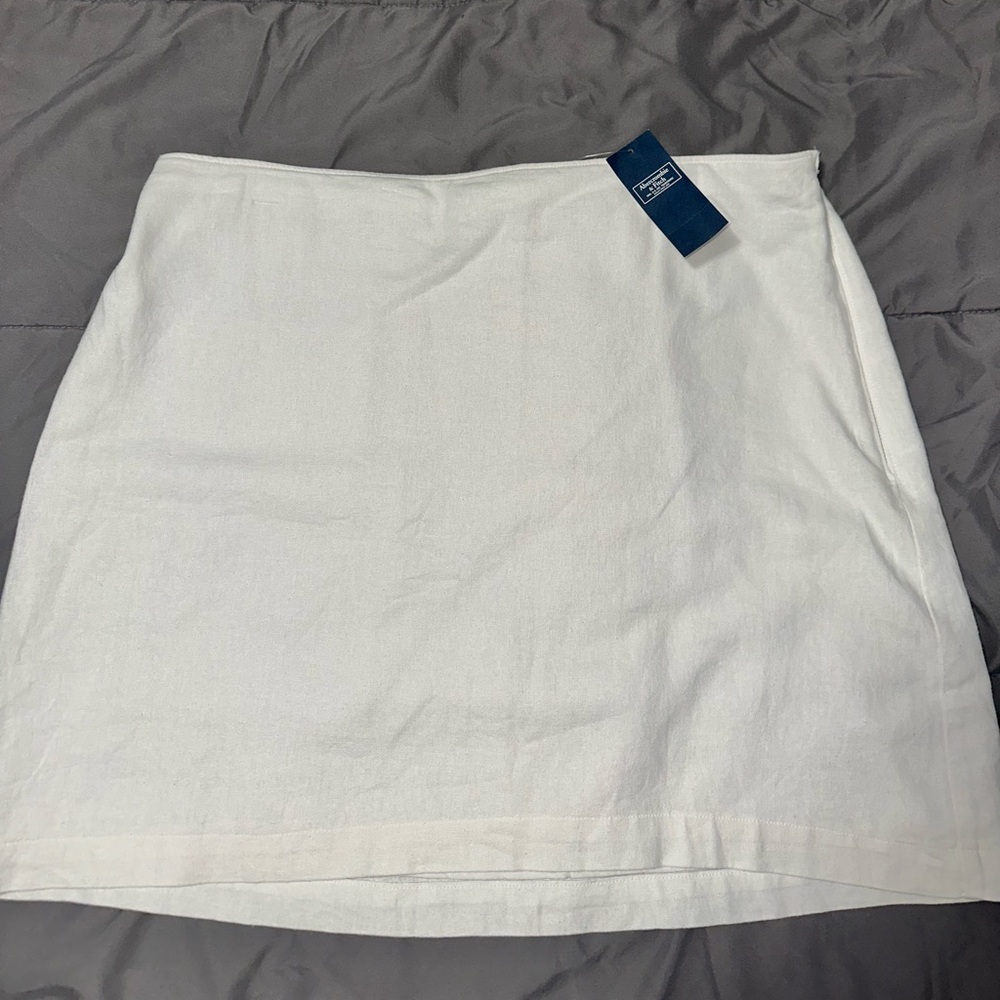 Abercrombie & Fitch White Pencil Skirt